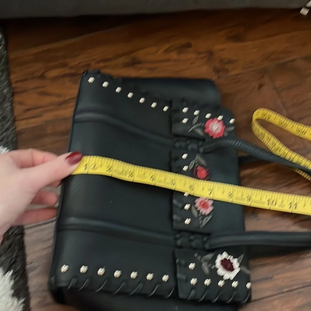 Kate Spade Madison Avenue Abigail black purse with leather flowers embellished_7
